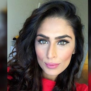 Meet your Posher, Fatima